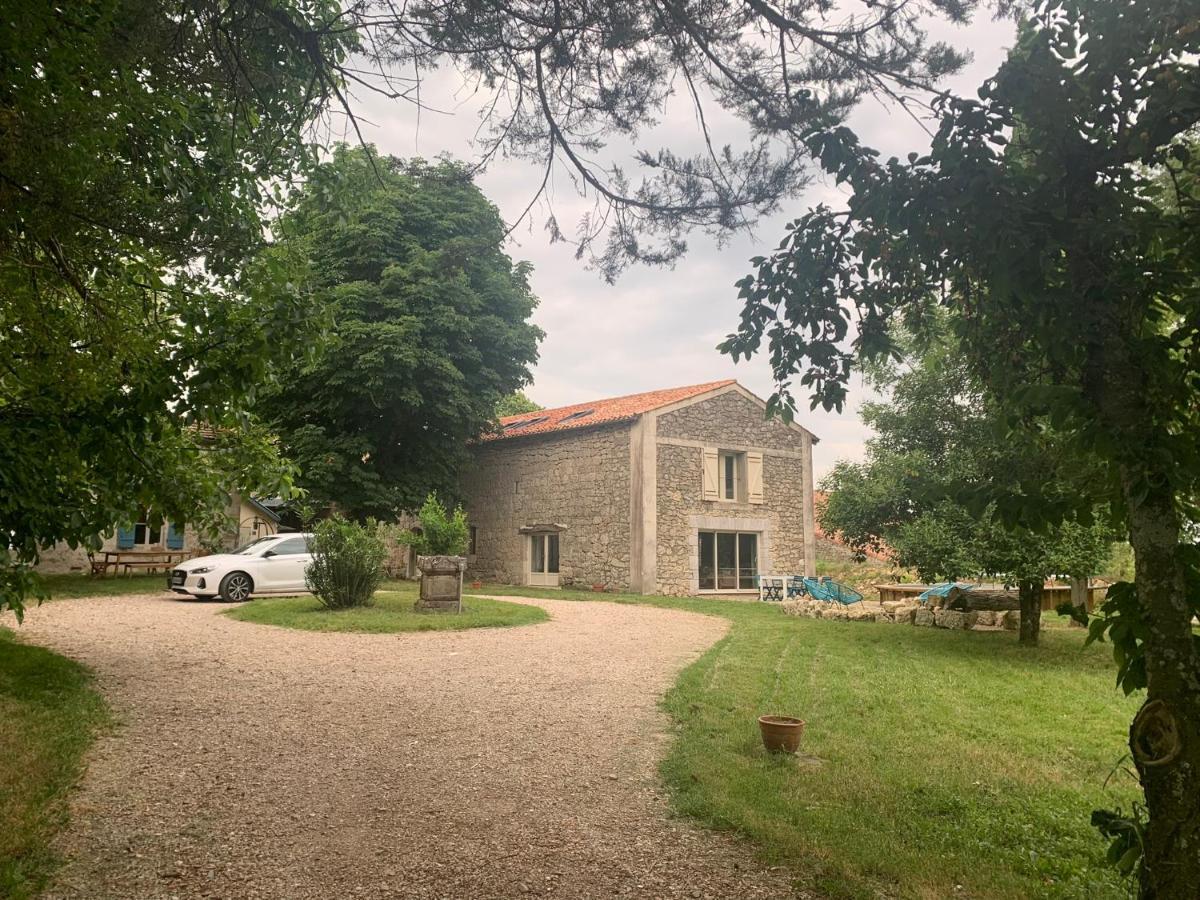 Maison Papillon Gite De Ressourcement Lusignan-Petit Zewnętrze zdjęcie