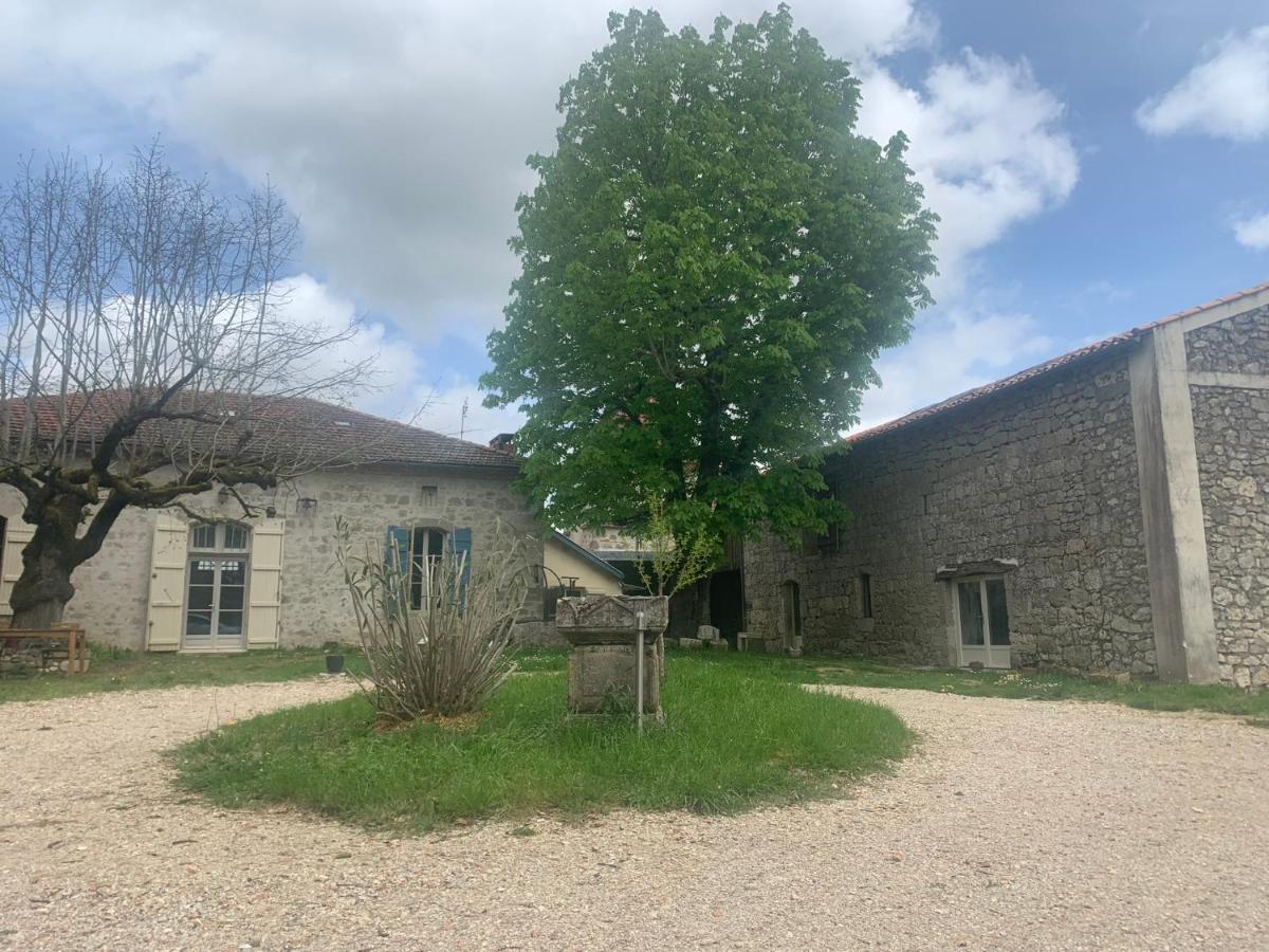 Maison Papillon Gite De Ressourcement Lusignan-Petit Zewnętrze zdjęcie